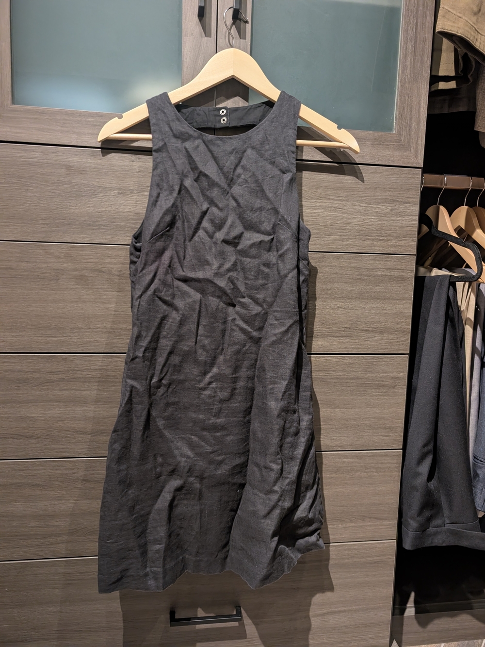 & Other Stories Black Sleeveless Linen Shift Dress